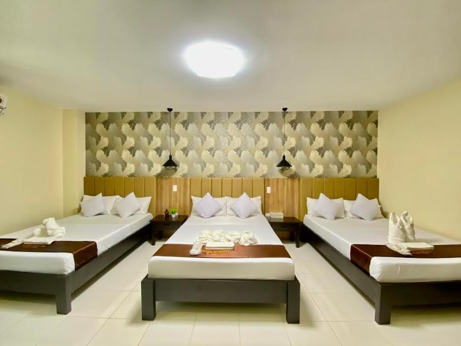 Hotel Dorotea Puerto Galera Buitenkant foto