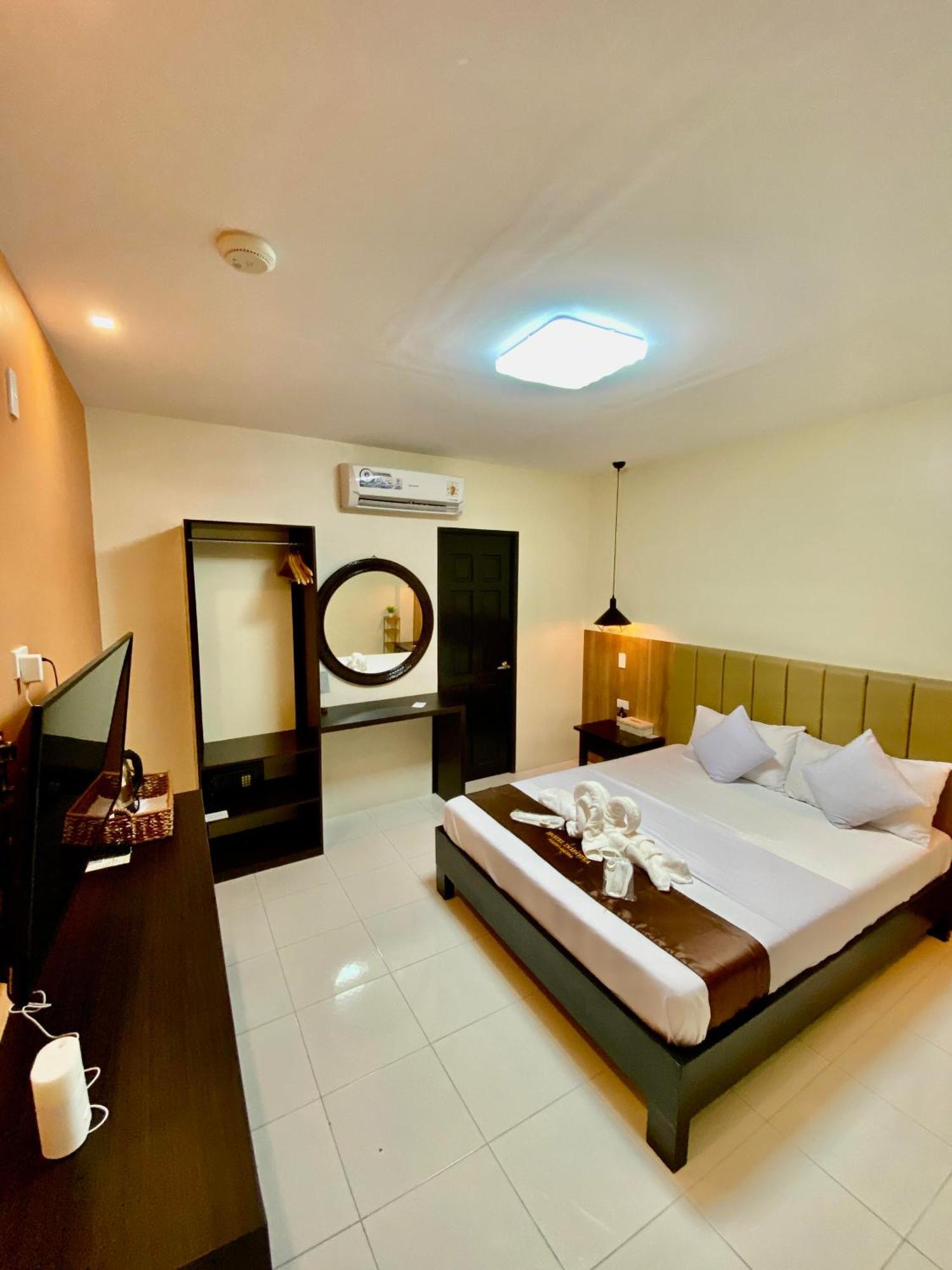 Hotel Dorotea Puerto Galera Buitenkant foto